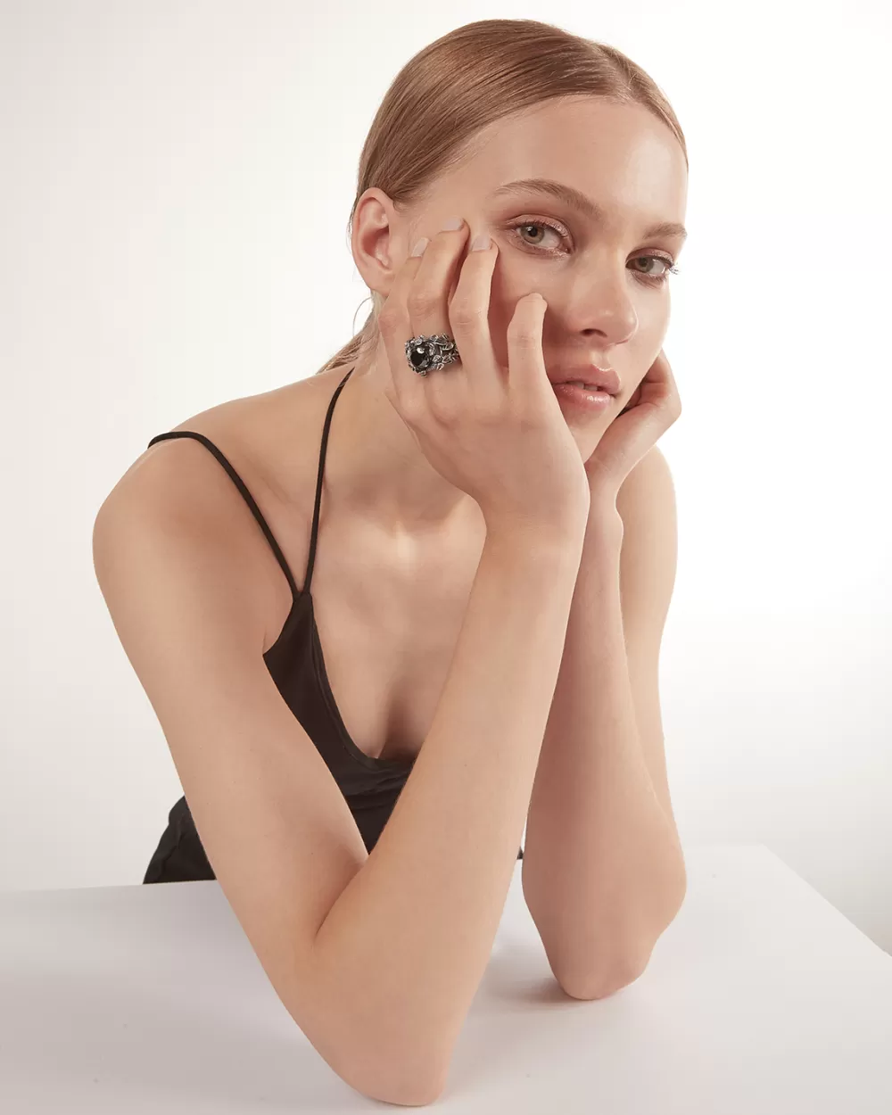 Nove25 Anello Solitario Eden Con Serpenti E Zirconia Cubica Nera