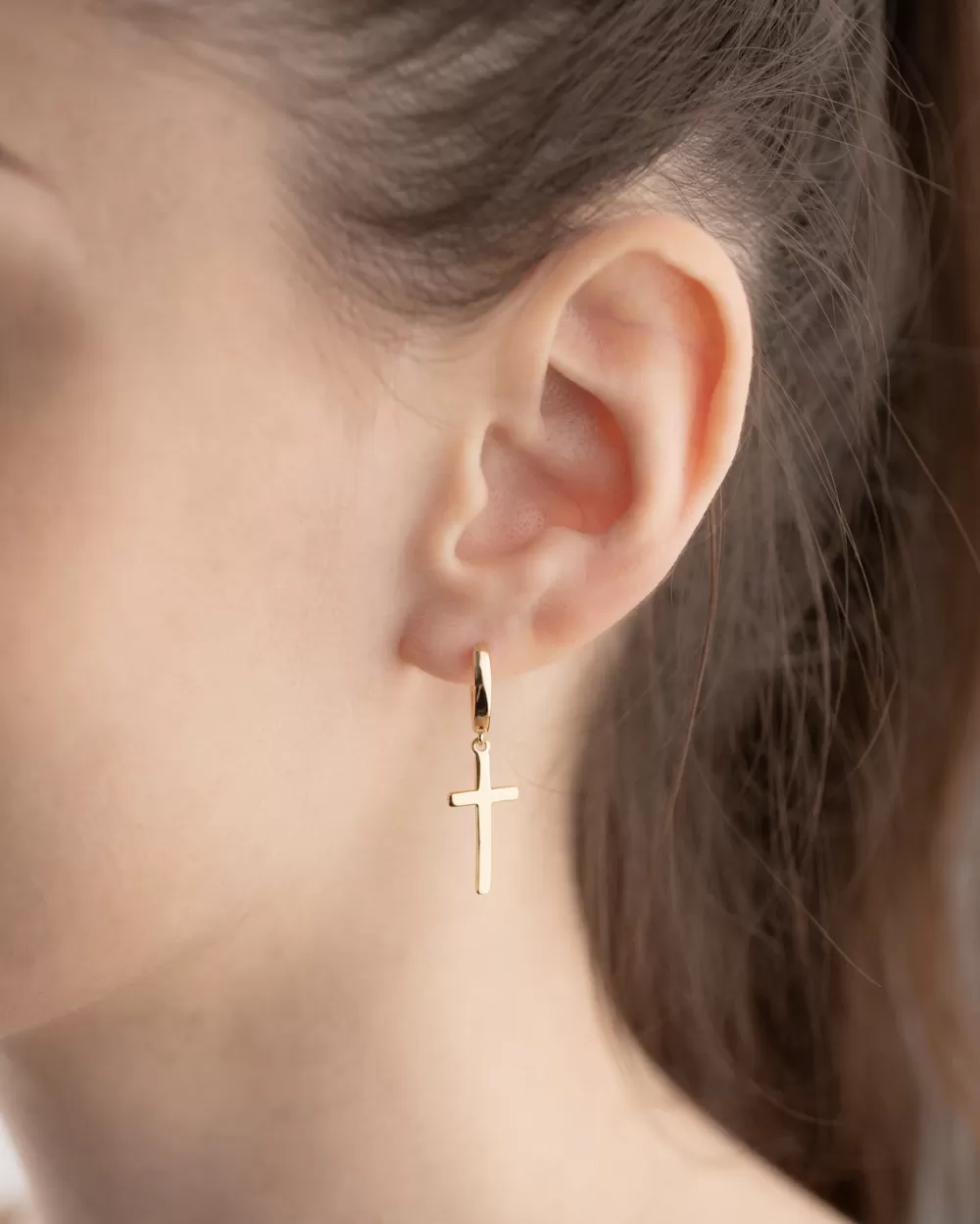 Nove25 Orecchino Singolo Cerchio Croce Grande Pendente / Oro Giallo Lucido