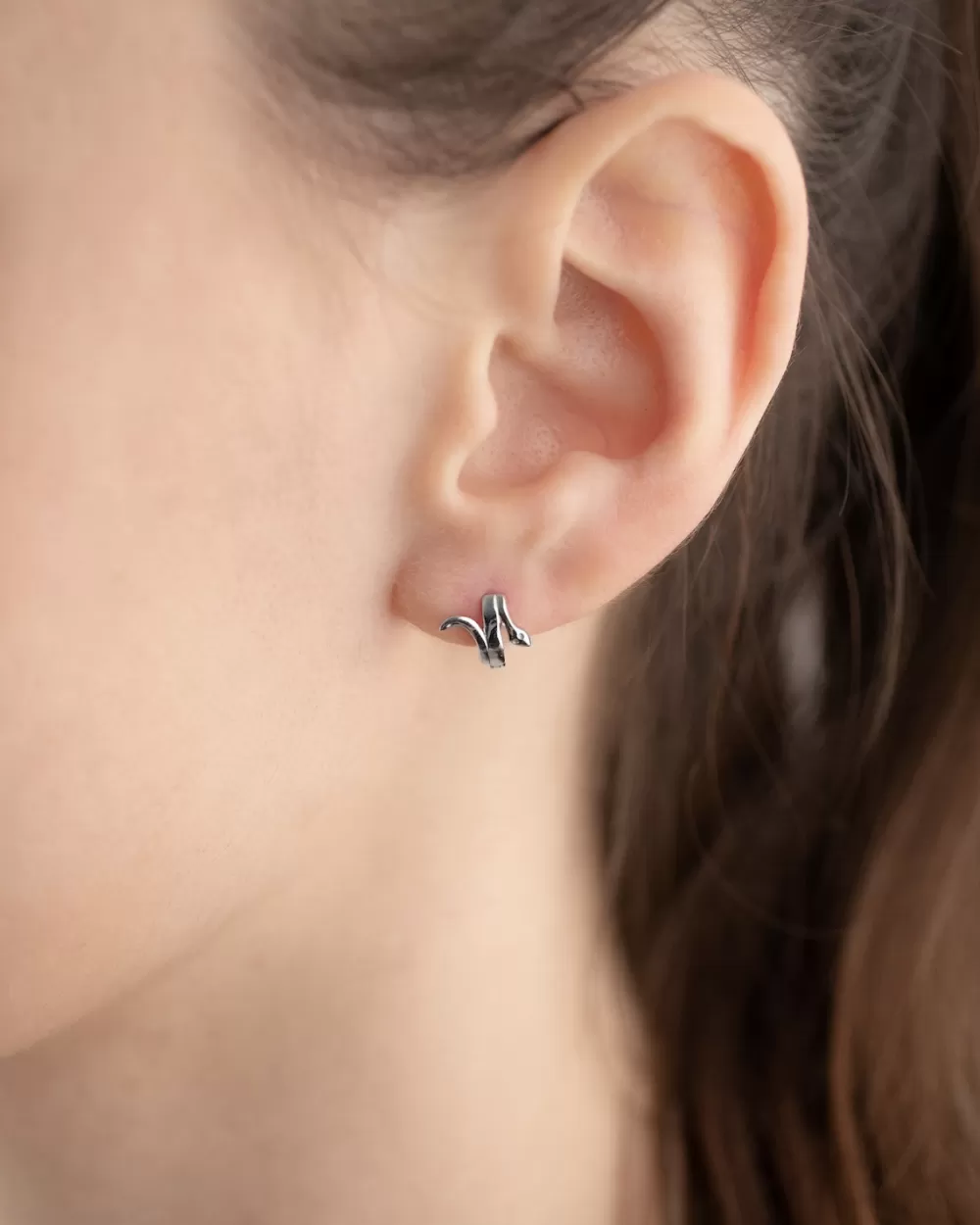 Nove25 Orecchino Singolo Cerchio Piercing Snake / Rodio Lucido
